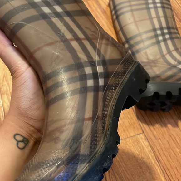 Authentic Burberry Rain Boots - Picture 4 of 6